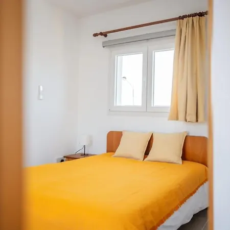 Jasmine Maisonettes פאראלימני