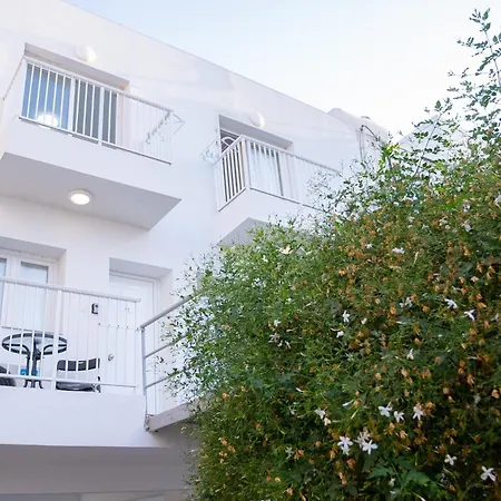 Jasmine Maisonettes Paralímni